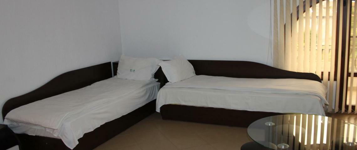Hotel White House Kardzsali Kültér fotó